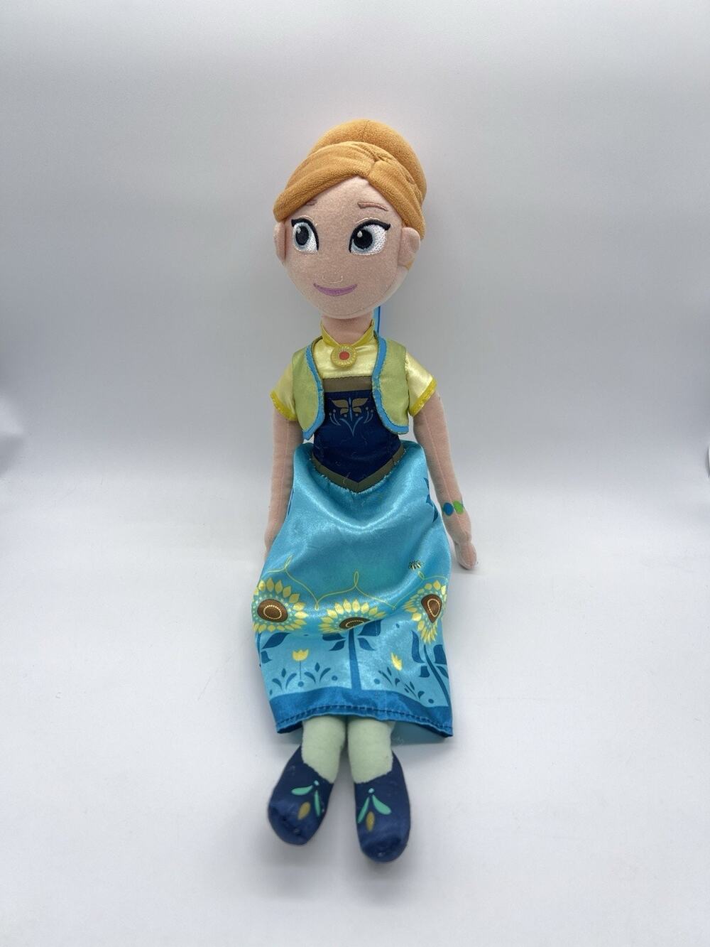 Disney Store Frozen Spring / Summer Plush Anna 17”